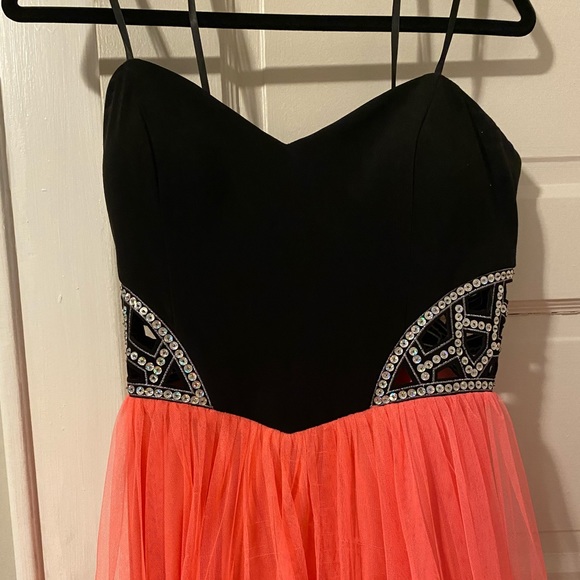 David’s Bridal (Blondie Nites) Prom Dress - Picture 7 of 12